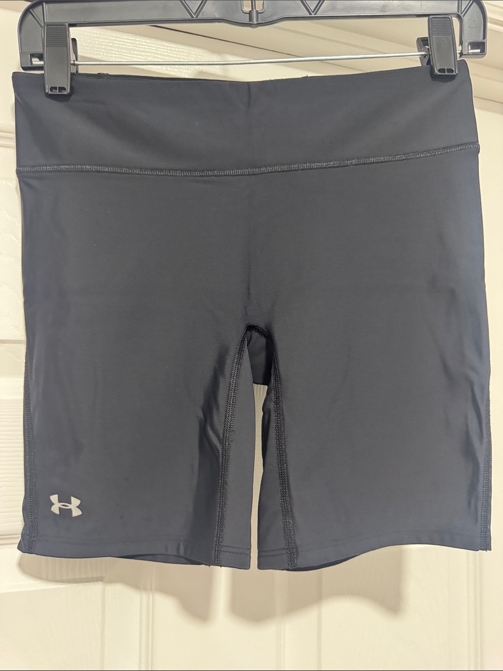 Under Armour Black Women's Mid-Rise Bike Shorts